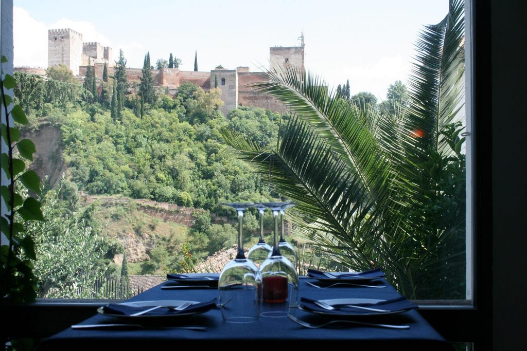 most-romantic-dinner-place-in-granada