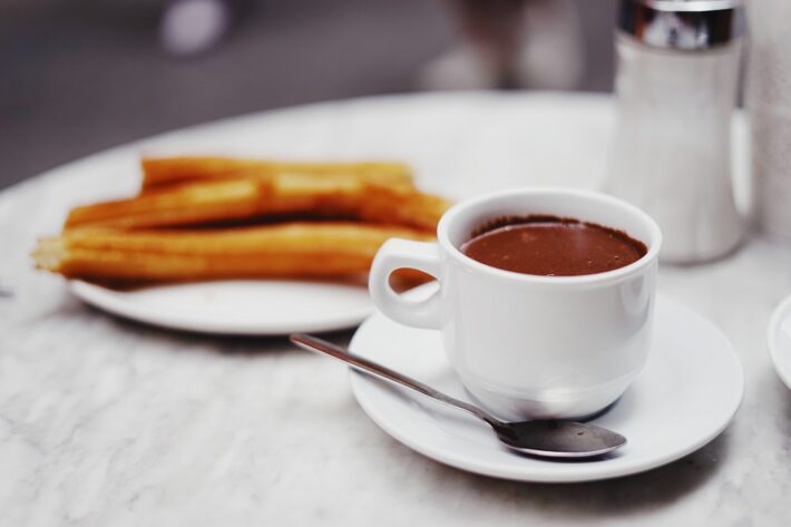 Churros con chocolate a Spanish snack