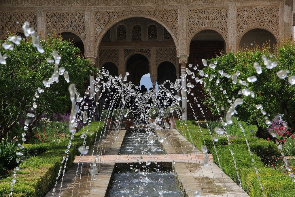 The Palacio's de Generalife garden and fountains
