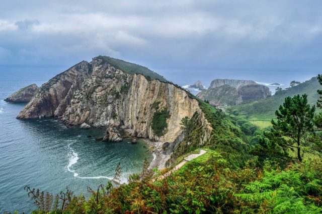 view of Playa del Silencio beach (Asturias)in our 2 weeks northern spain roadtrip itinerary