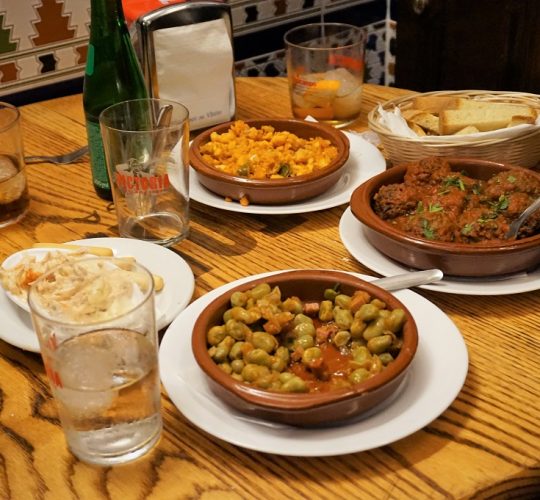 Traditional tapas and wine tour